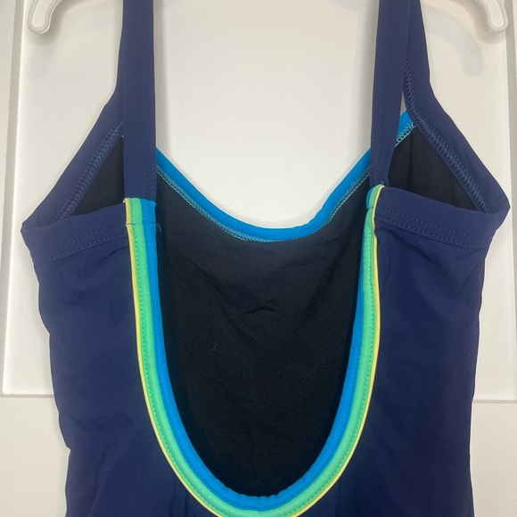 Hi, selling this cute bathing suit in size S. - Picture 5 of 8